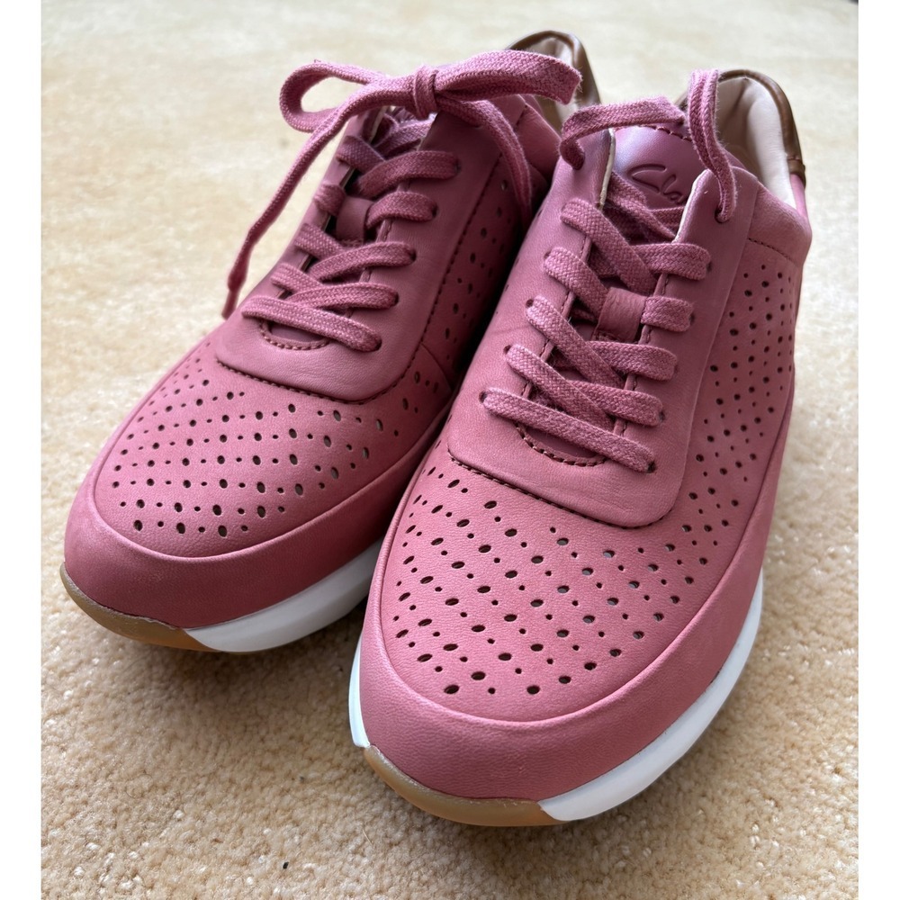 NWOT Clarks‎ Artisan Women's Suede Comfort Sneakers Rose Pink Size 8.5 Wide